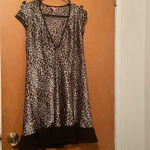 NWOT LAVENDERI LEOPARD SEXY V NECK NIGHTIE